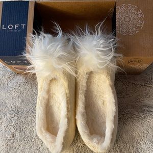 Loft memory foam slippers, women’s size M, cream